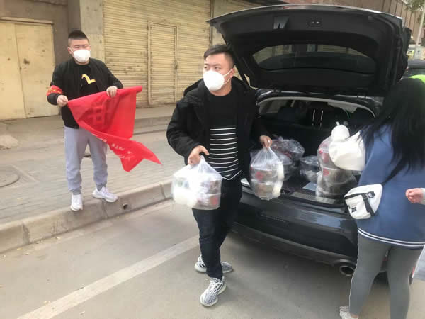 抗疫阻击战，金城老顾家砂锅在行动！
